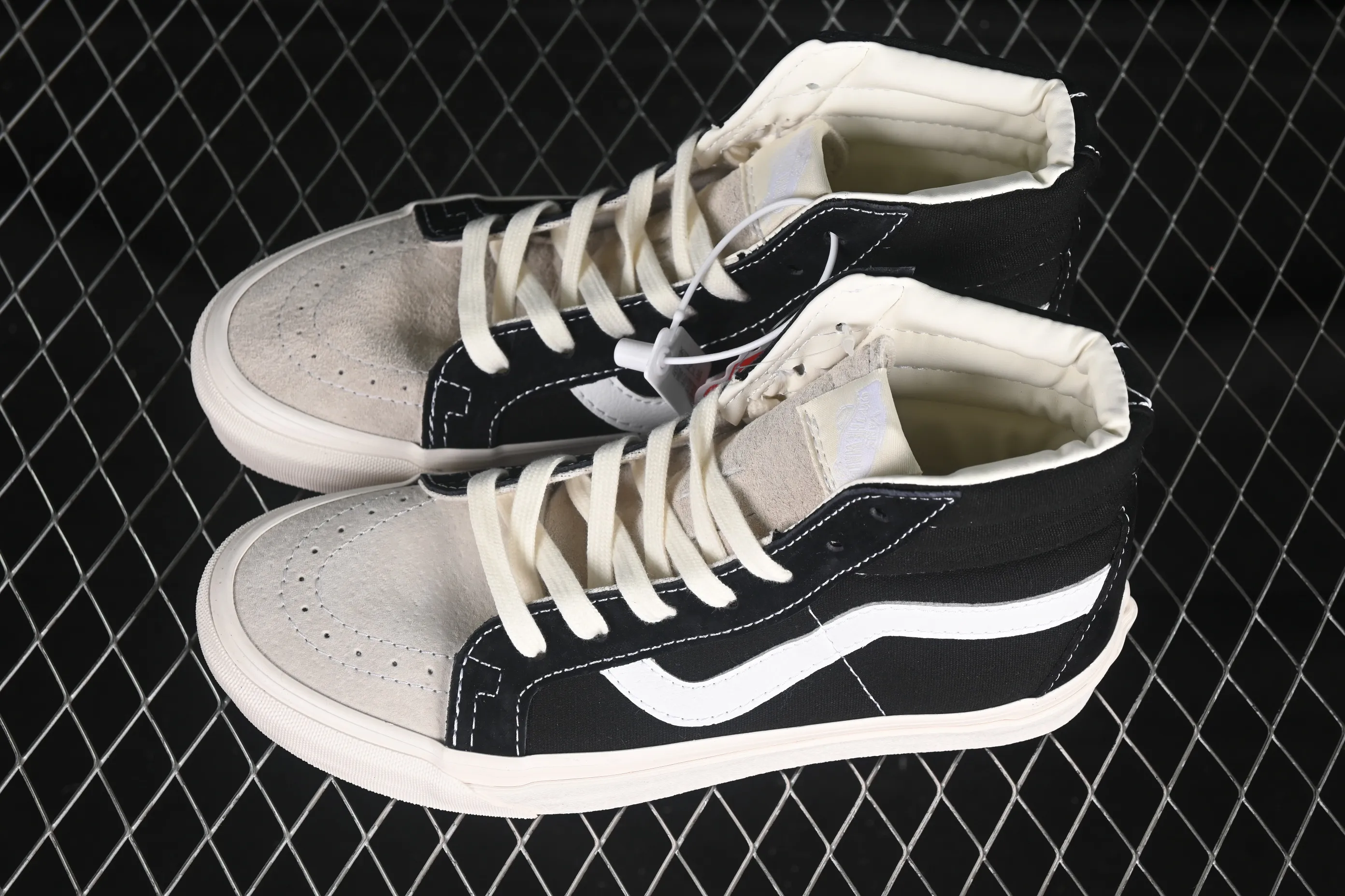 All categories Vans Vans series Vans Hi Vans high-top FOG x Vans Sk8-Hi joint high-top casual sneakers VN0A2XS1ML5